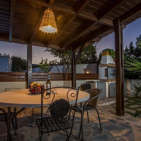 Verona Pool Villa Лакханія Екстер'єр фото